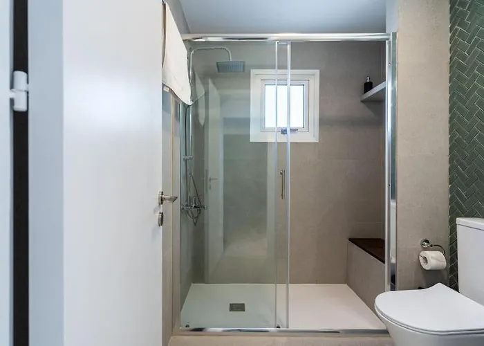 Hazel - 2-bedroom In *