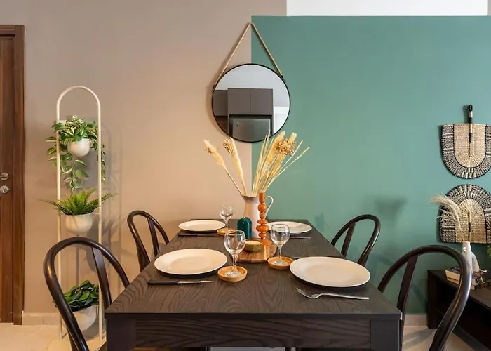 Hazel - 2-bedroom In *